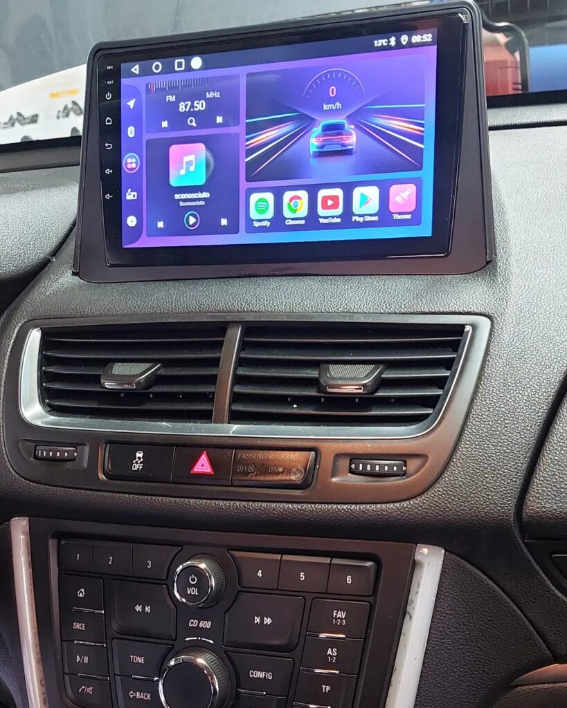 Installazione di stereo touch per auto a Roma